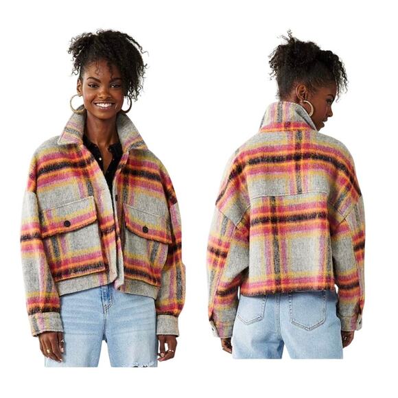 SO Jackets & Blazers - Juniors cropped plaid Shacket size XL